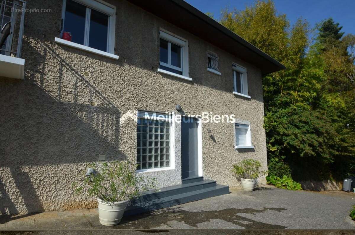 Maison à SATHONAY-CAMP