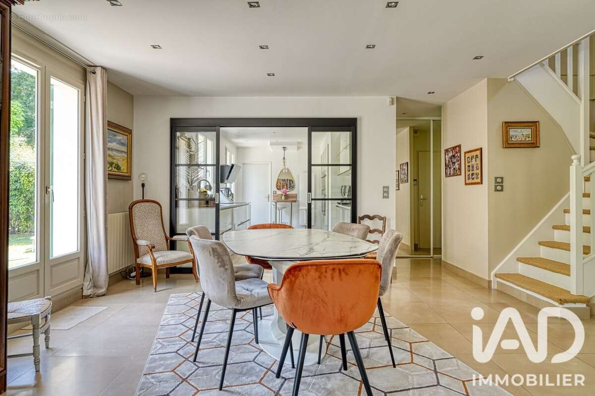 Photo 9 - Maison à VERNEUIL-SUR-SEINE