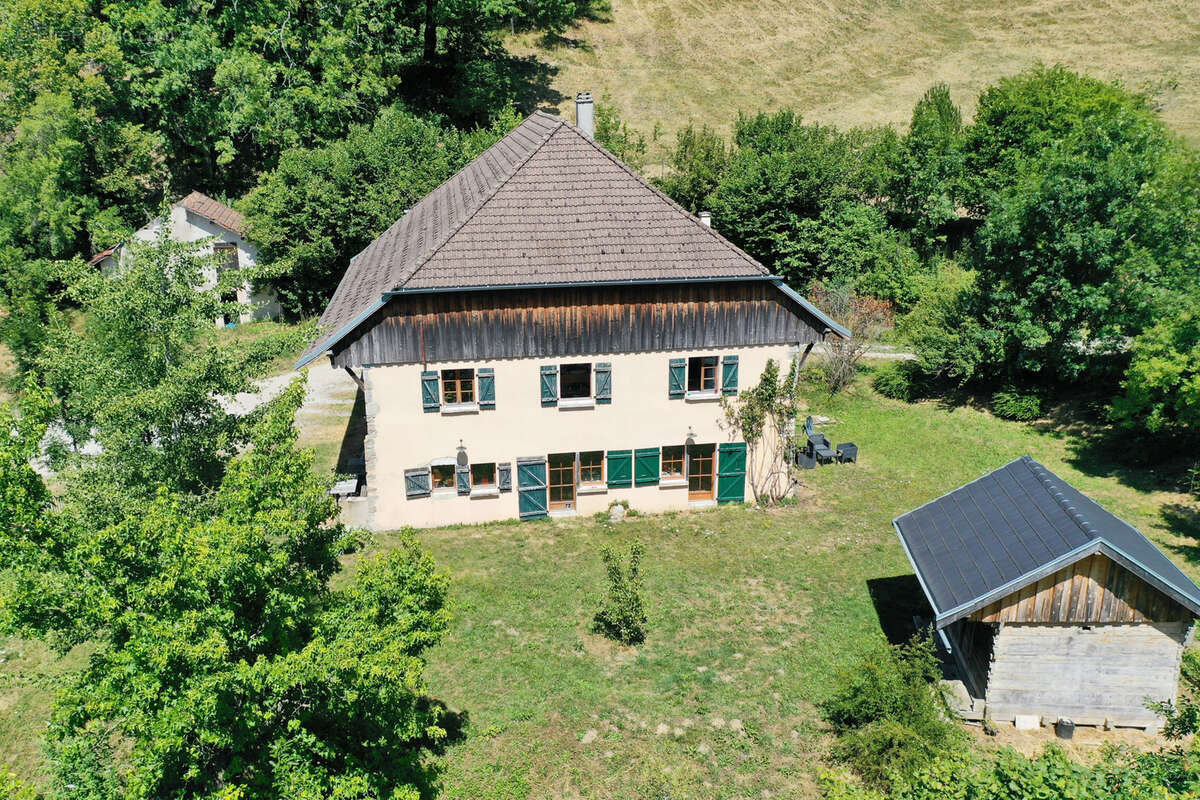 Maison à EVIRES