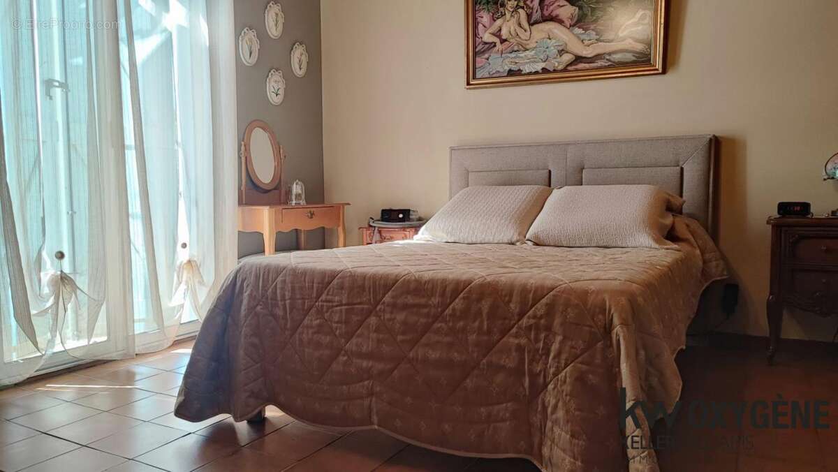 Maison à SAINT-LAURENT-DE-LA-SALANQUE