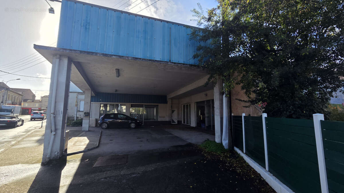 Commerce à MONTPON-MENESTEROL