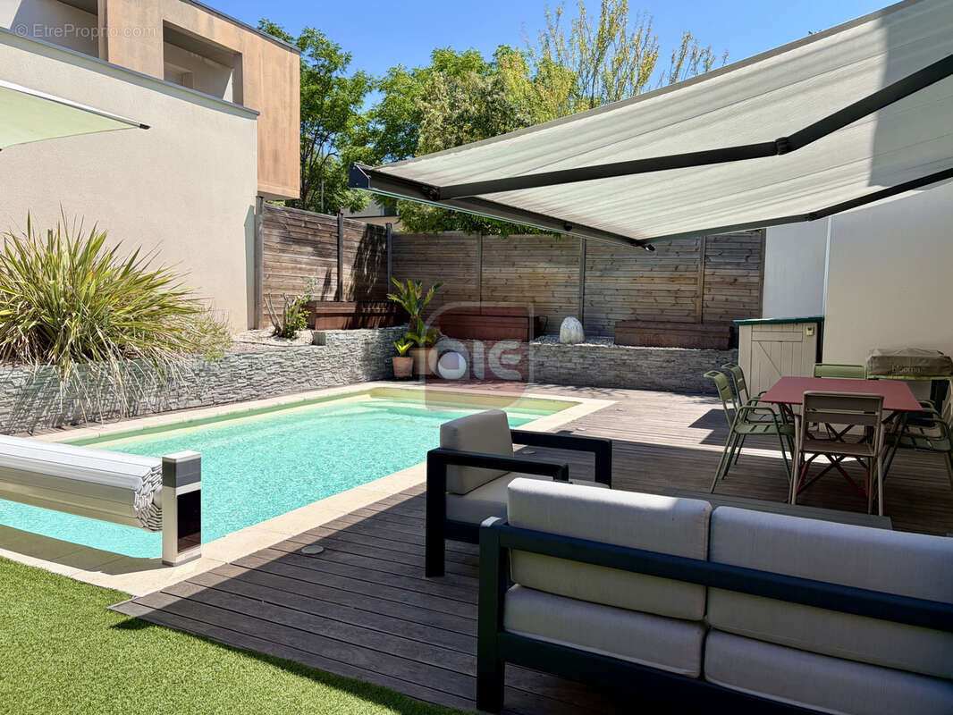 EXCLUSIVITÉ A.I.E. !! Superbe villa T4 récente de plus de 100 m2 avec piscine - photo 13