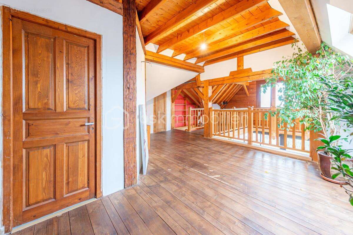 Exclusivité : LA ROCHE SUR FORON  Appartement spacieux de caractère + annexe indépendante avec jardin - photo 5