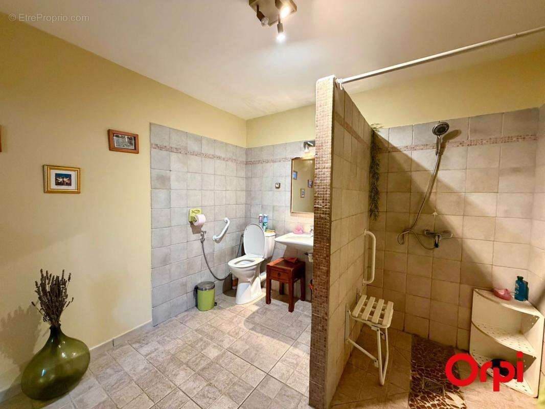 Appartement à MARSEILLE-3E