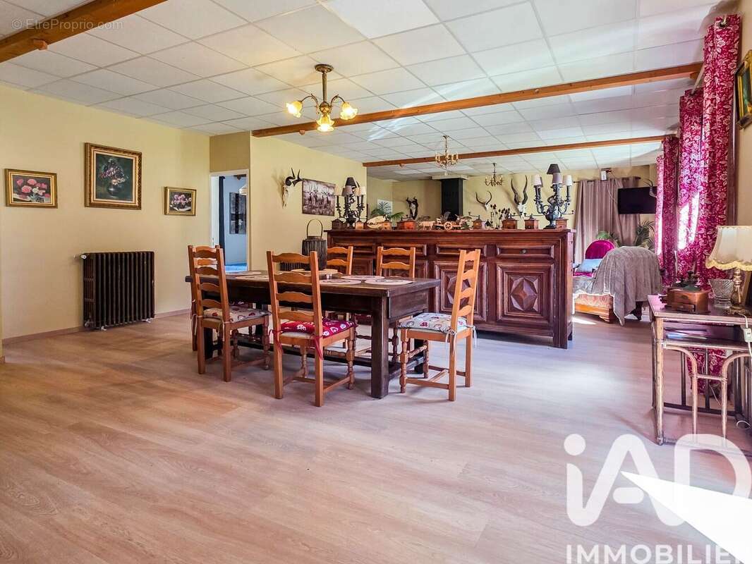 Maison 182 m² à Saint-Chely-D'aubrac  - photo 3