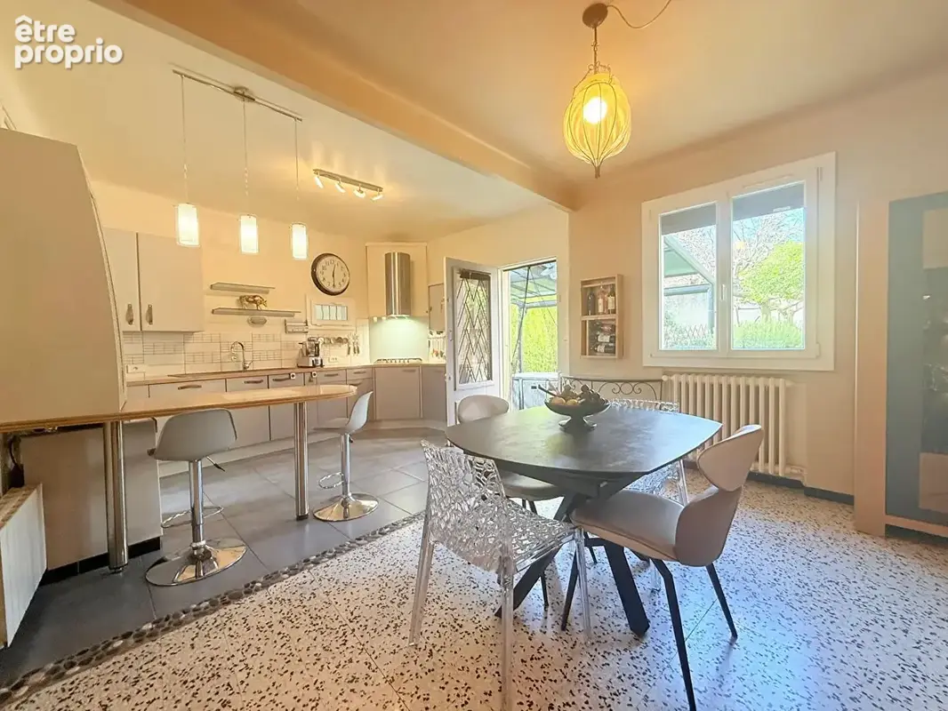 EXCLUSIVITE VEDENE Maison avec très bel extérieur et garage - photo 4