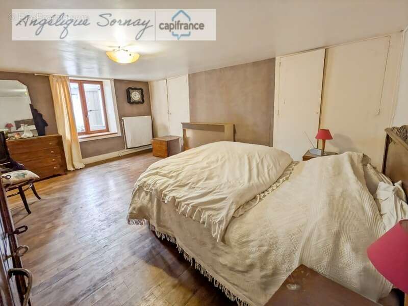 Maison à SAINT-JULIEN