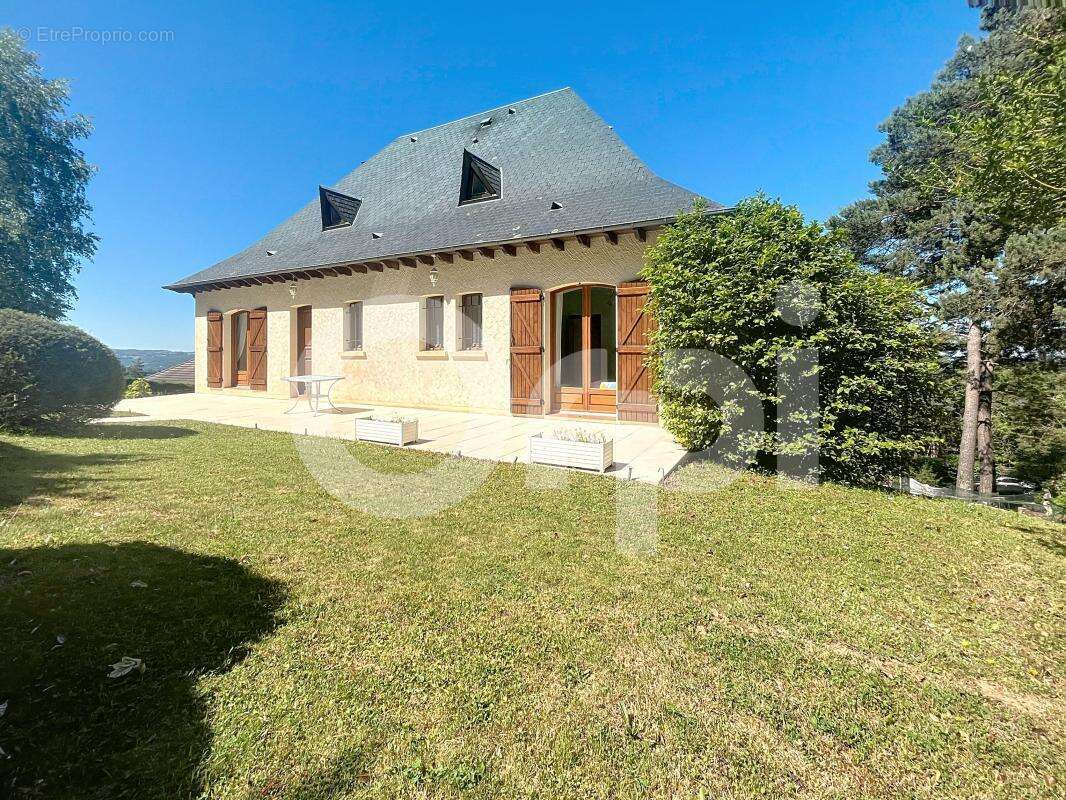 Maison à AUBAZINES
