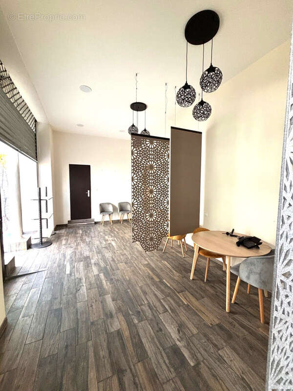 Commerce à MARSEILLE-1E