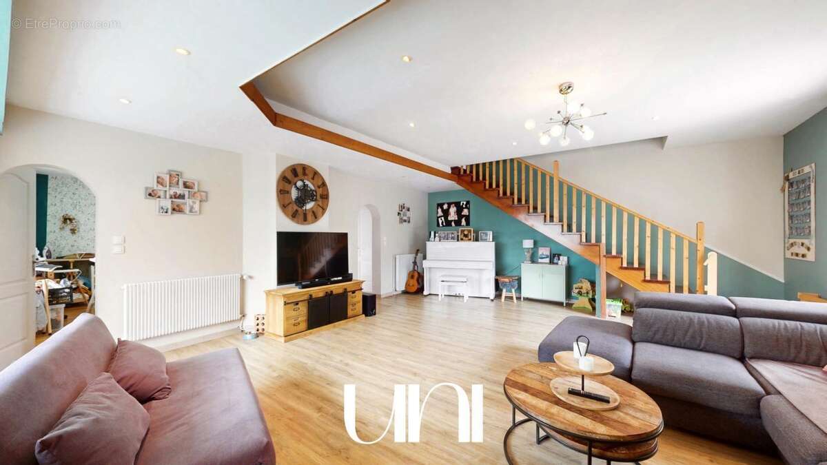Maison 257 m² à Bonnemaison  - photo 2