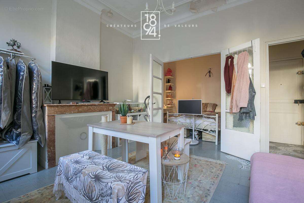 Appartement à MARSEILLE-1E