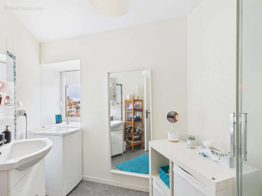 sallle d'eau - Appartement à COLMAR