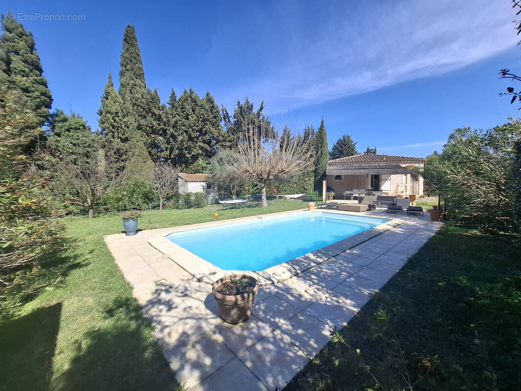 Maison à FONTVIEILLE