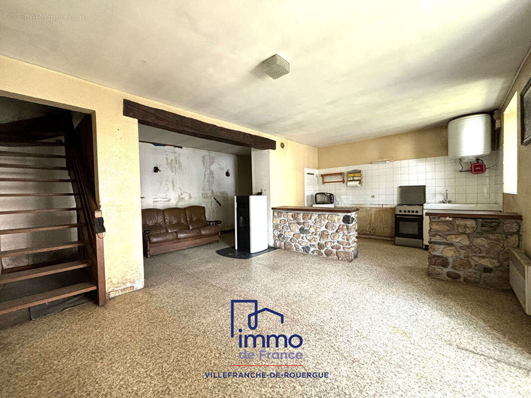 Maison à PREVINQUIERES