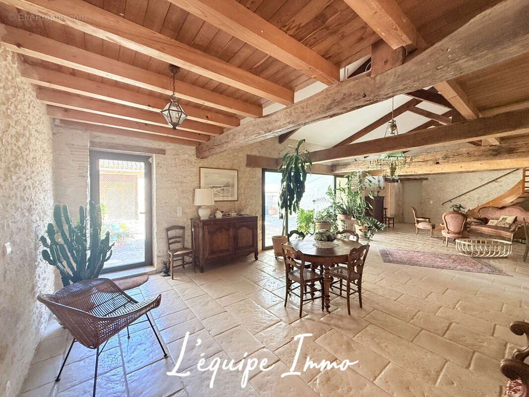 Maison à MAUVEZIN