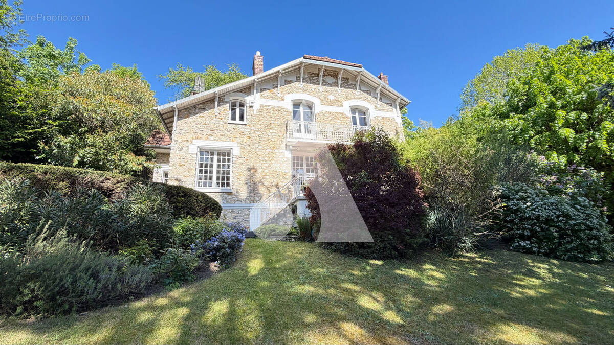 Maison à MONTMORENCY