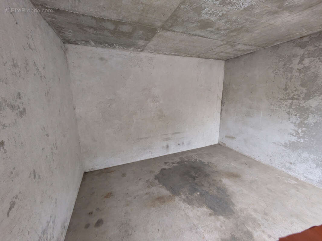 Parking à PONT-SAINT-ESPRIT