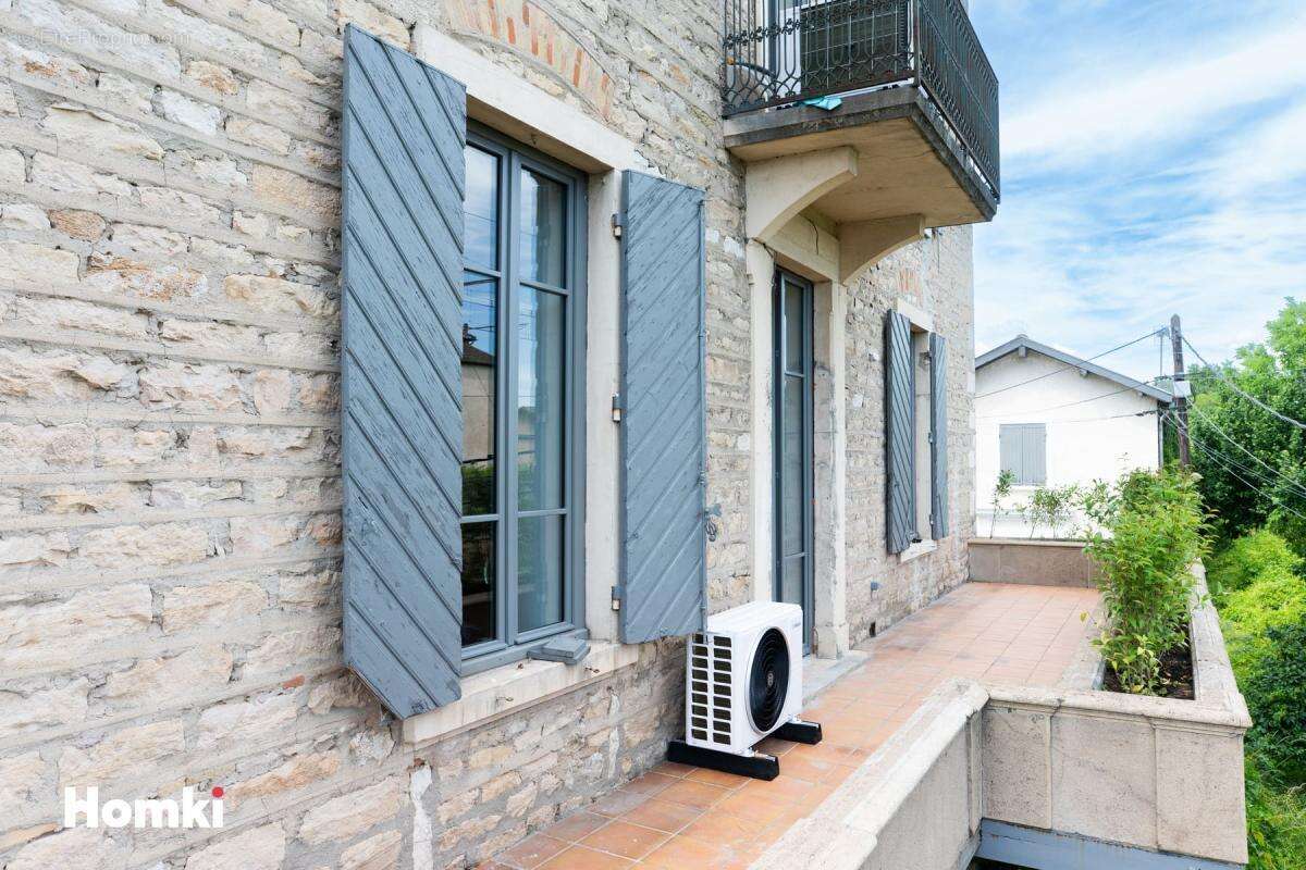 Appartement à SAINT-GEORGES-DE-RENEINS