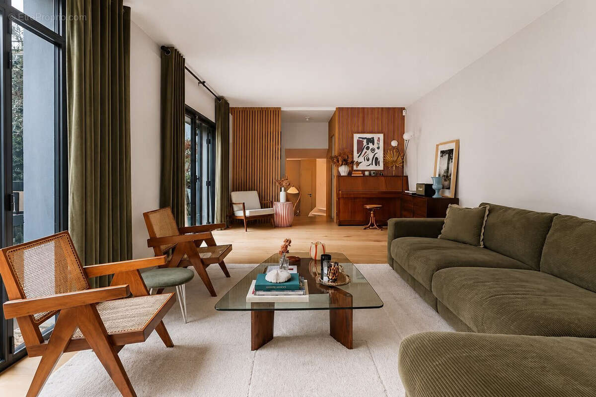 Maison 158 m² à Paris-18e  - photo 3