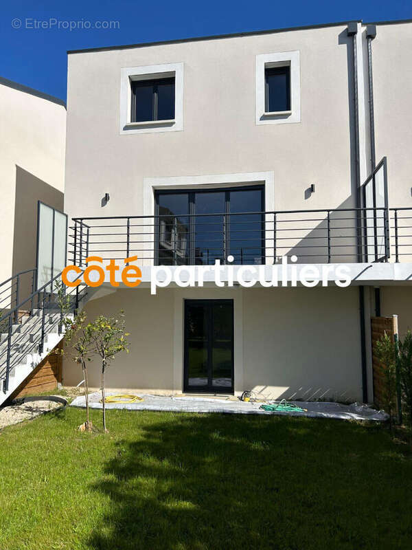 Maison Chennevieres Sur Marne 6 pièce(s) 144 m2 - photo 3
