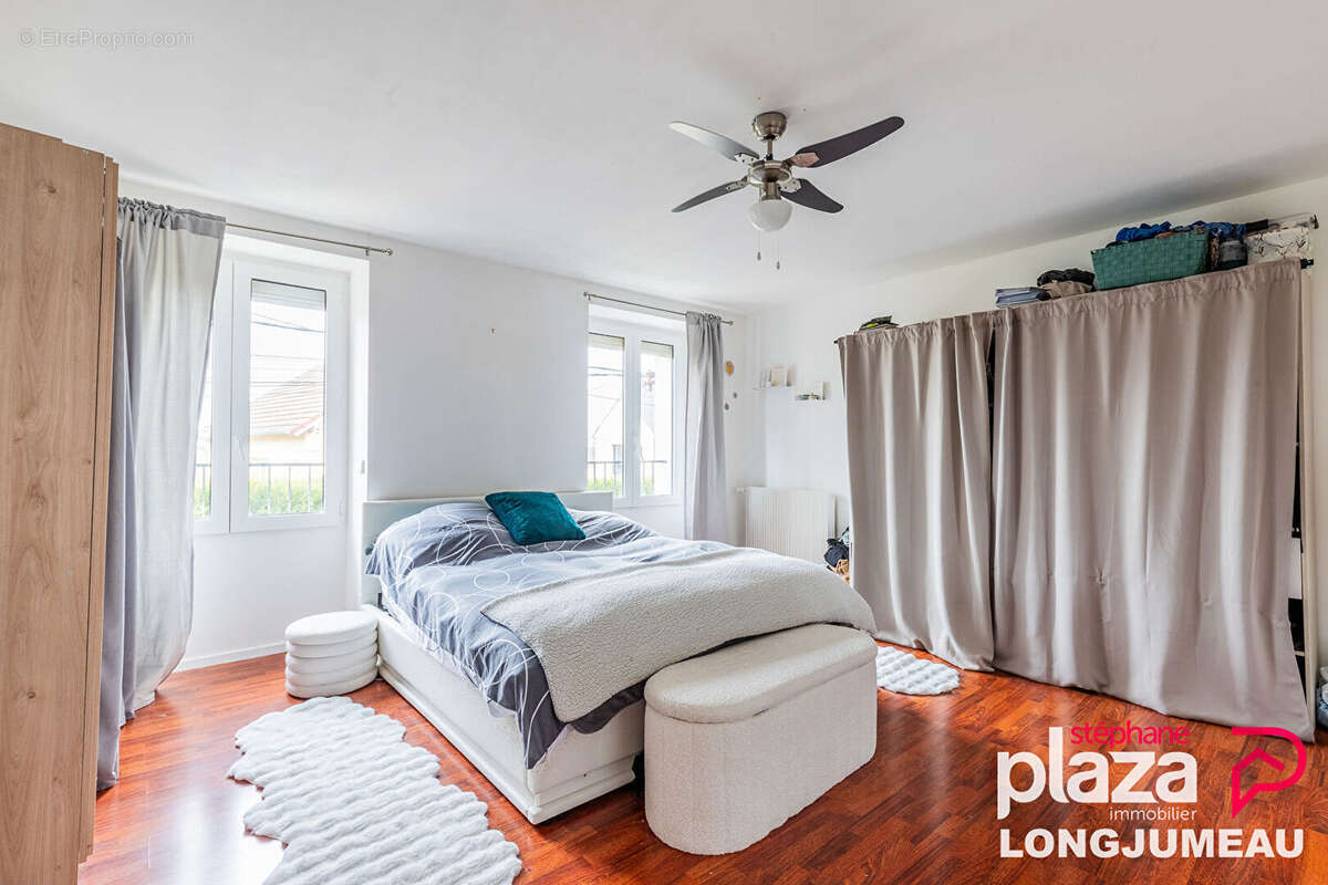 Maison à SAULX-LES-CHARTREUX