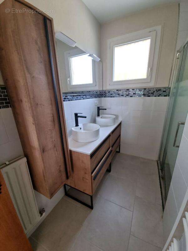 Maison à LES BORDES