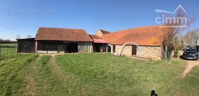 Maison à THIEL-SUR-ACOLIN