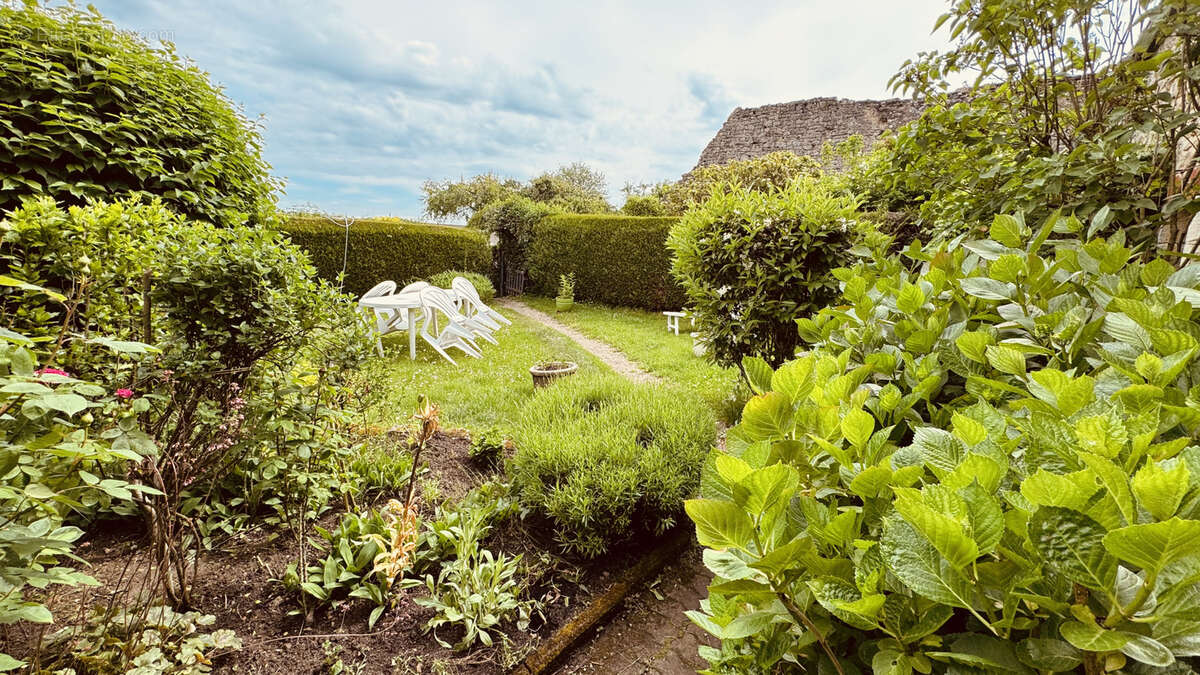 Charmante maison  au coeur de ROUVRAY avec dépendances en très bon état avec jardin d'env. 767 m2 346  500 €. - photo 32