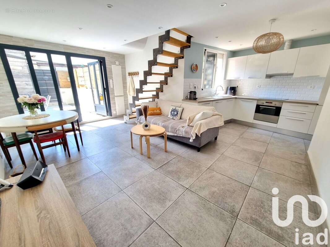 Photo 2 - Maison à MARSEILLE-9E