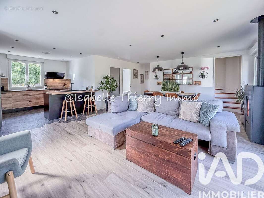 Photo 2 - Maison à LA VILLE-DU-BOIS