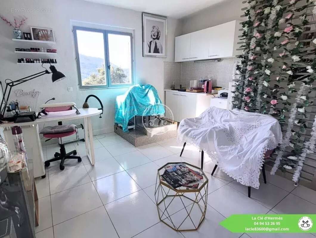 Maison à LES ADRETS-DE-L&#039;ESTEREL