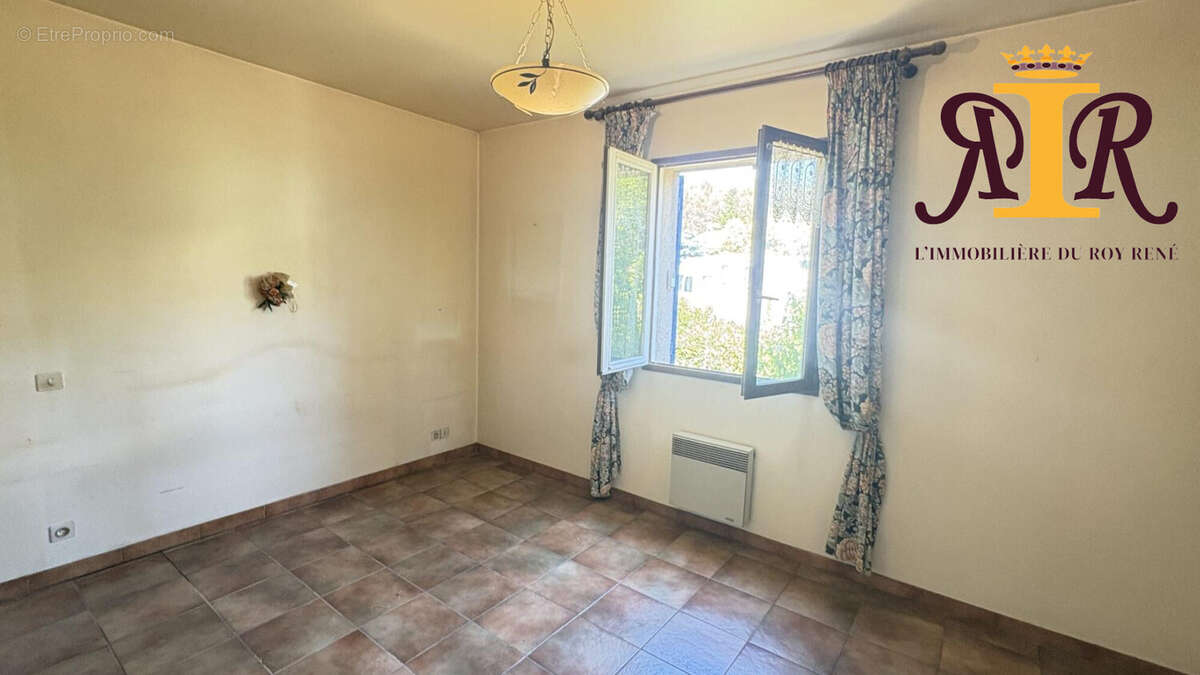 Maison 101 m² à Saint-Chamas  - photo 9