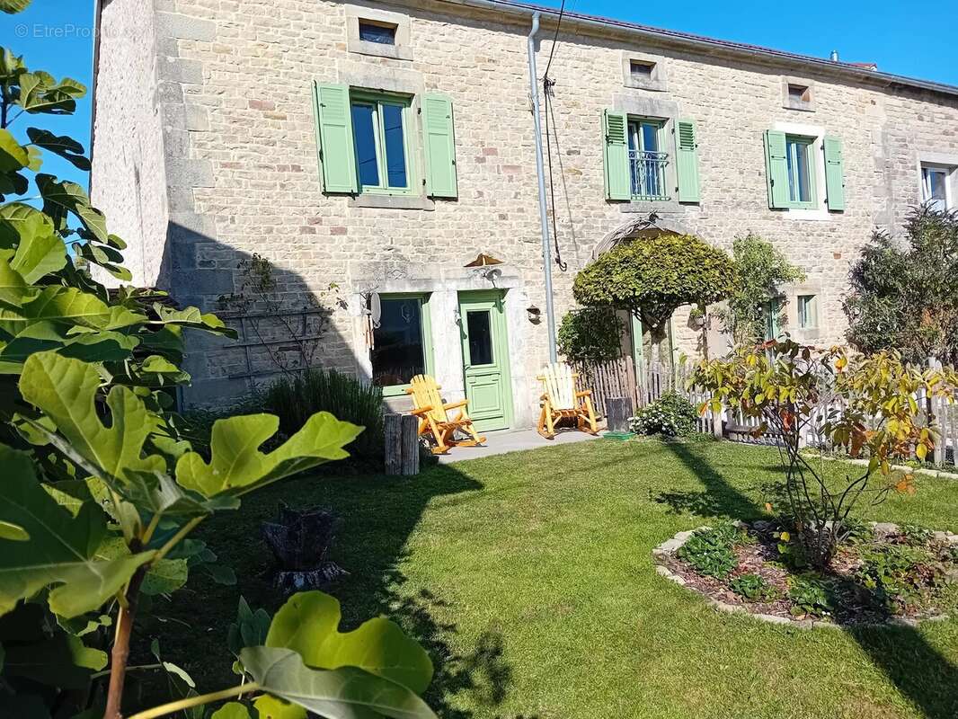 Maison à LA BASSE-VAIVRE