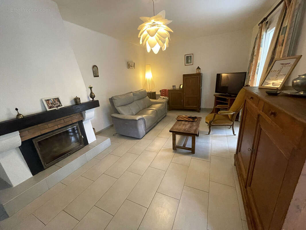 Maison de plain-pied avec piscine et jardin à Penne-d'Agenais - photo 5
