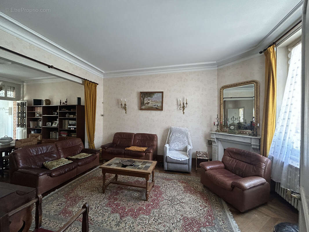 Maison à BRINON-SUR-SAULDRE