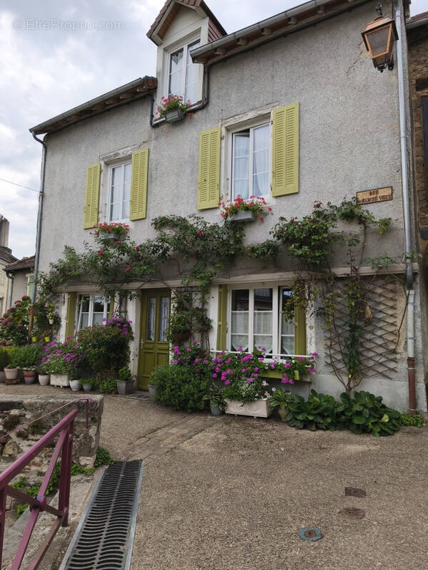 Maison à SAINT-YRIEIX-LA-PERCHE