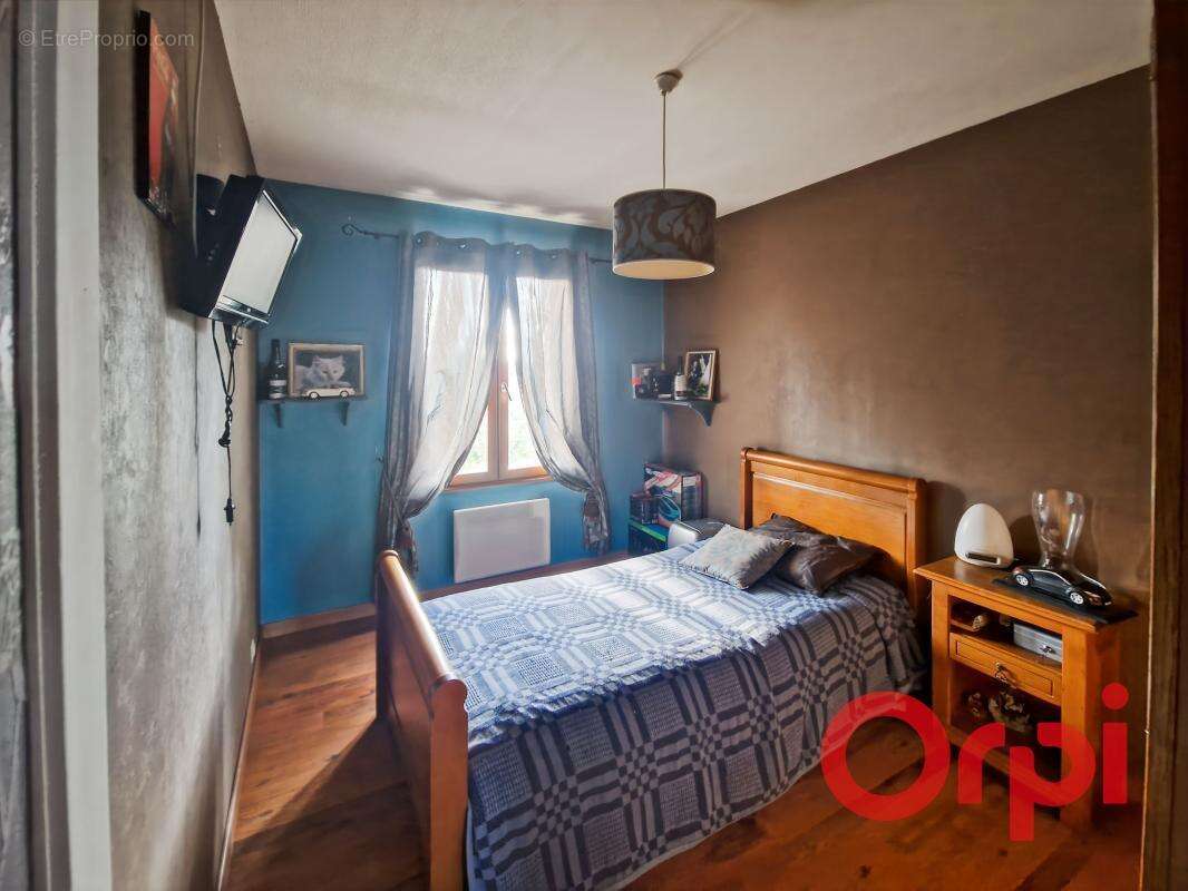 Maison à LA GUERCHE-SUR-L'AUBOIS