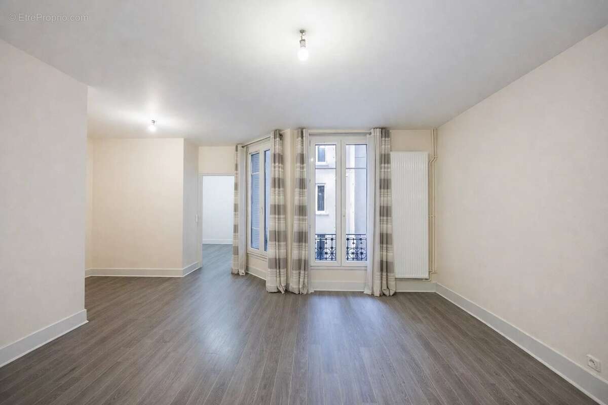 Appartement à PARIS-7E