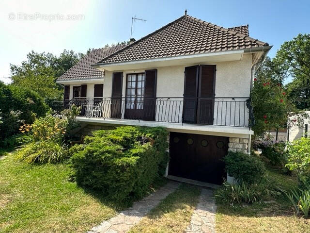 Maison à BURES-SUR-YVETTE