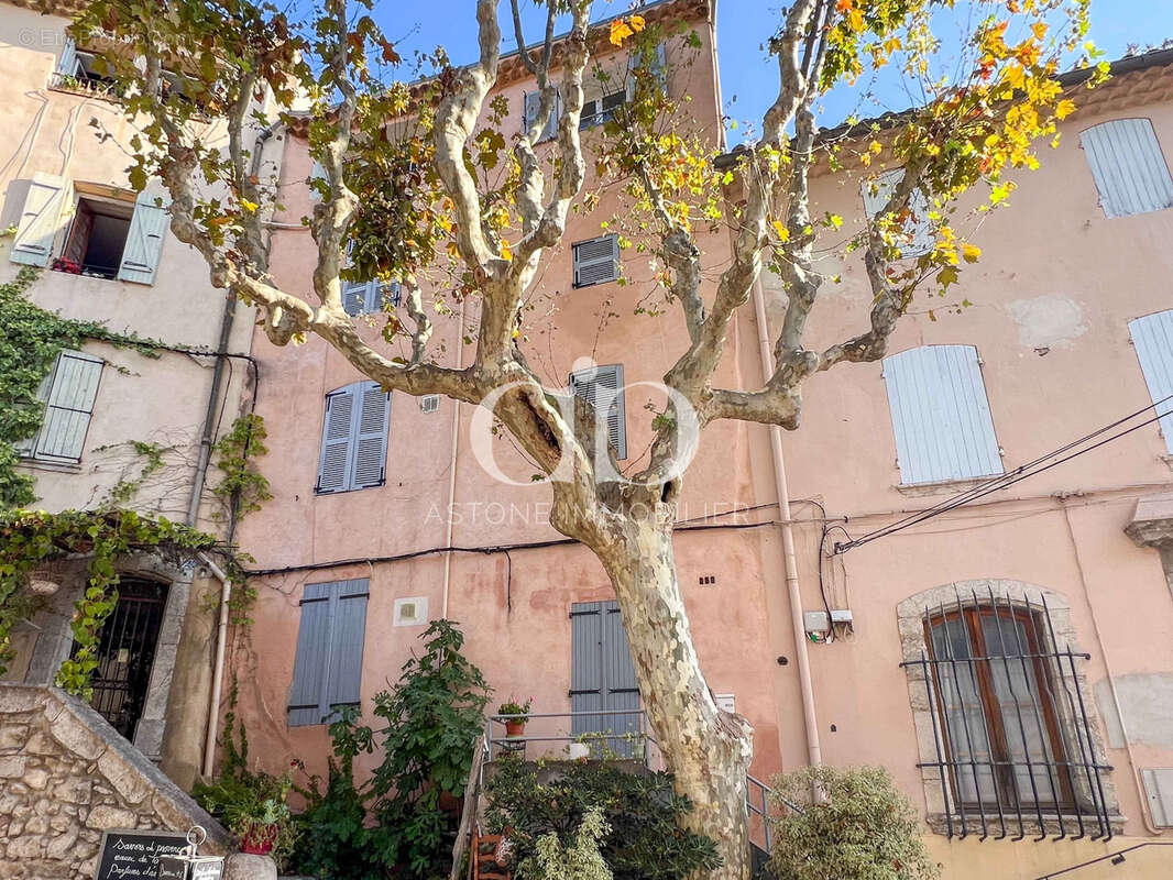 Appartement à LA CADIERE-D'AZUR