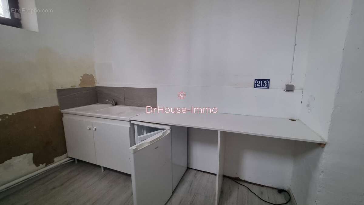 Commerce à JONQUIERES