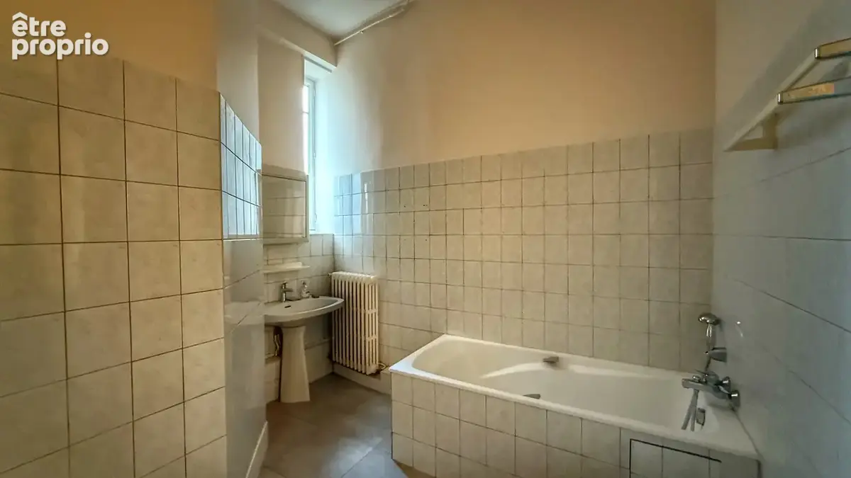VOIRON - T5- 117 m2 - 7 Balcons - photo 21