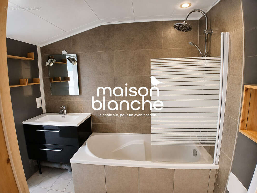 Maison 95 m² à Parthenay  - photo 5
