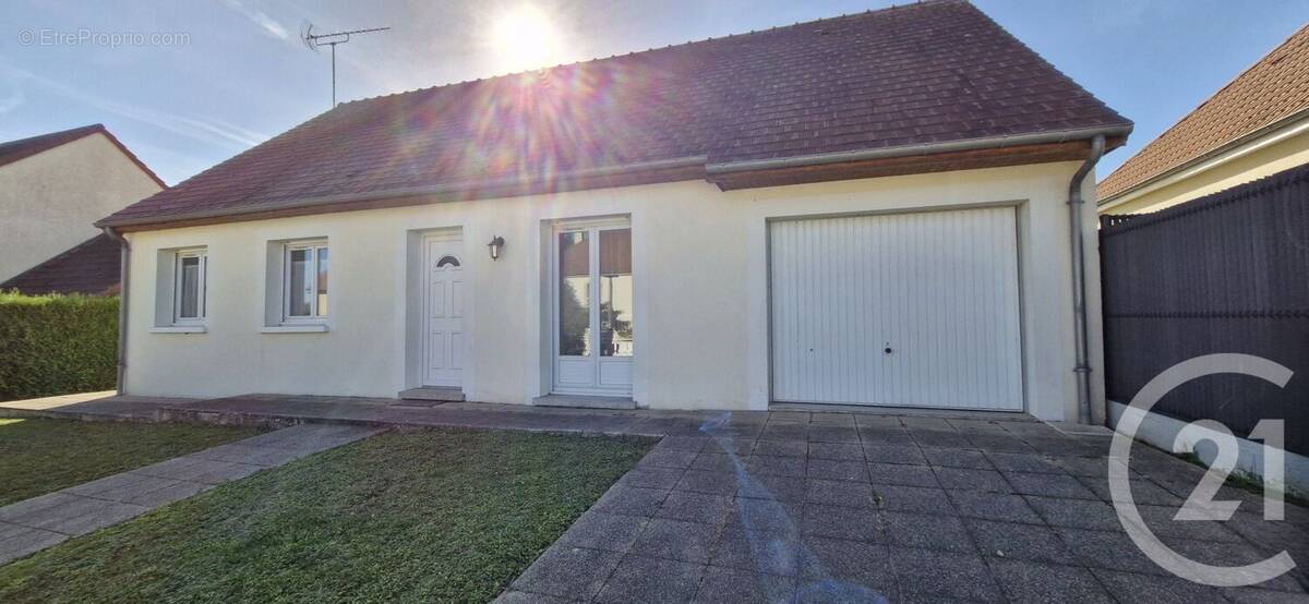 Maison à SAINT-DENIS-LES-PONTS