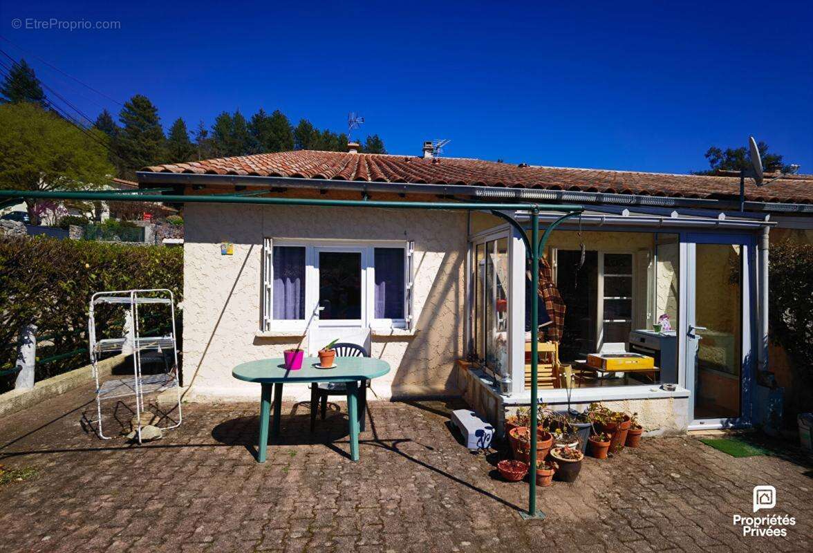 Appartement à JAUJAC