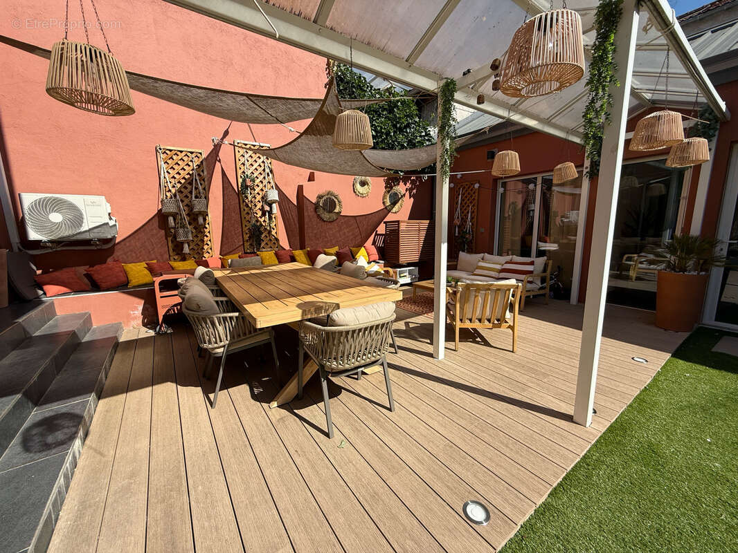 LOFT avec jardinet, et piscine intérieure - garage - photo 22