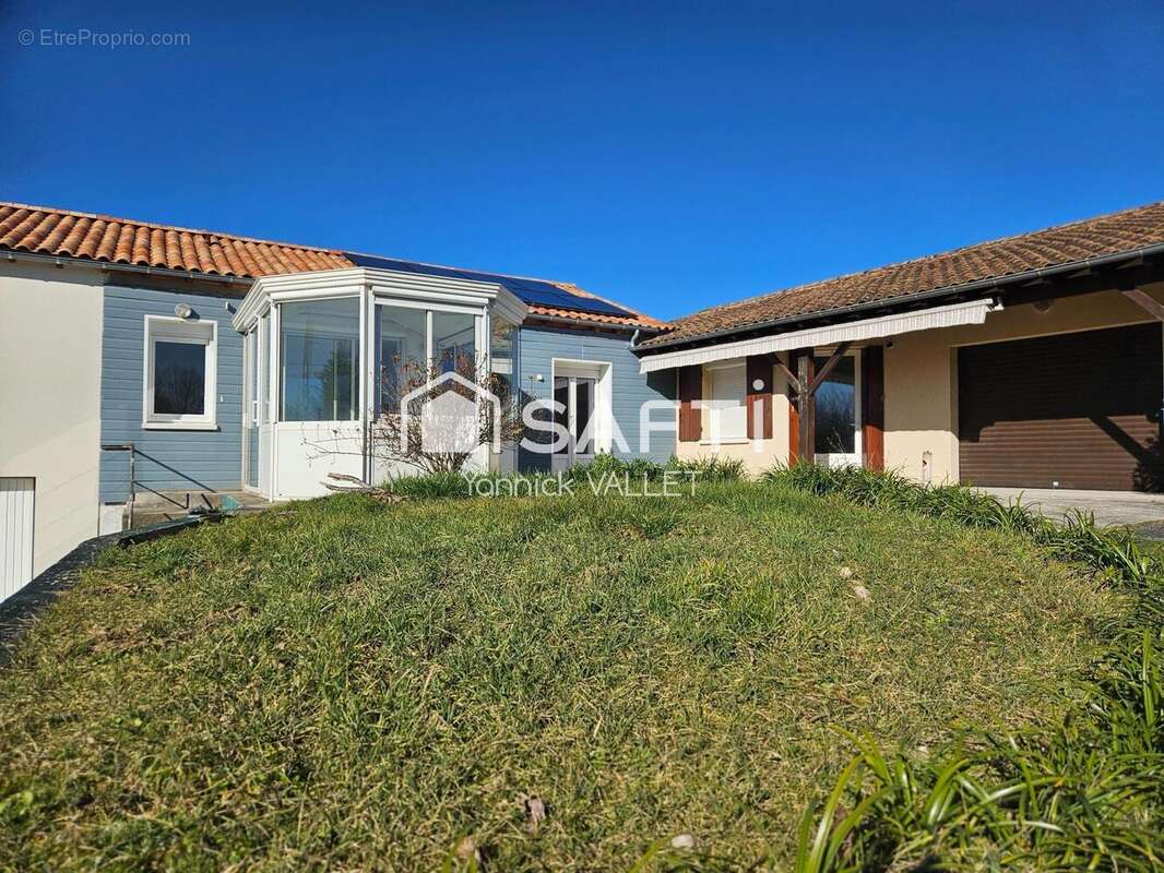 Maison 125 m² à Montignac-Le-Coq  - photo 2