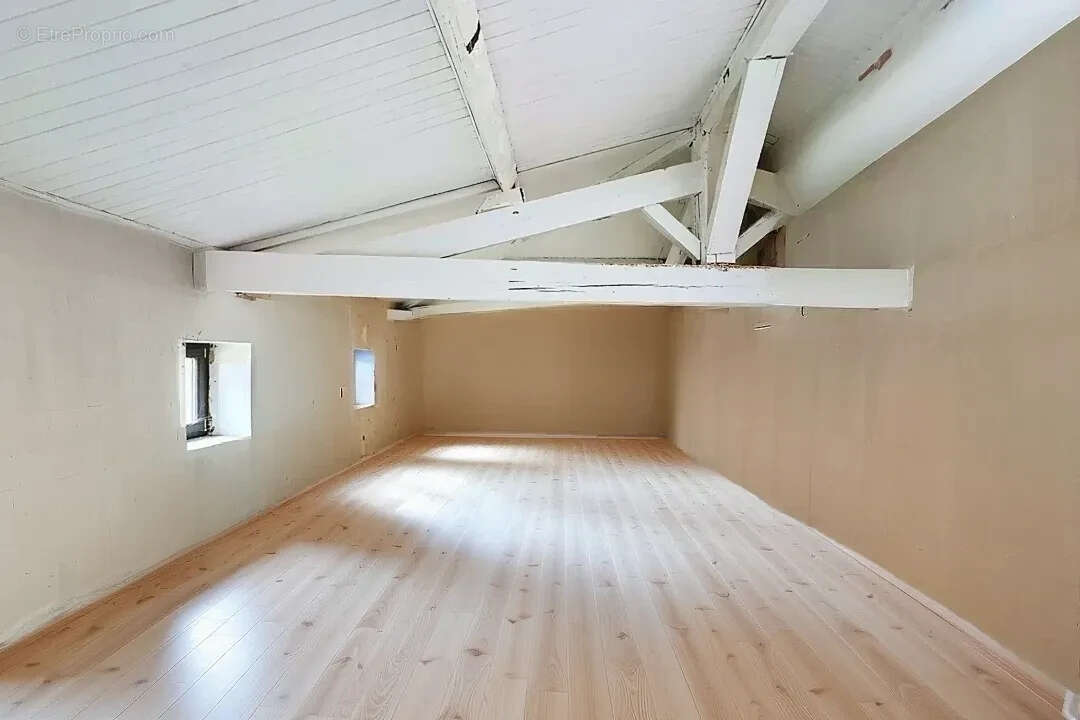 Appartement à RILLIEUX-LA-PAPE