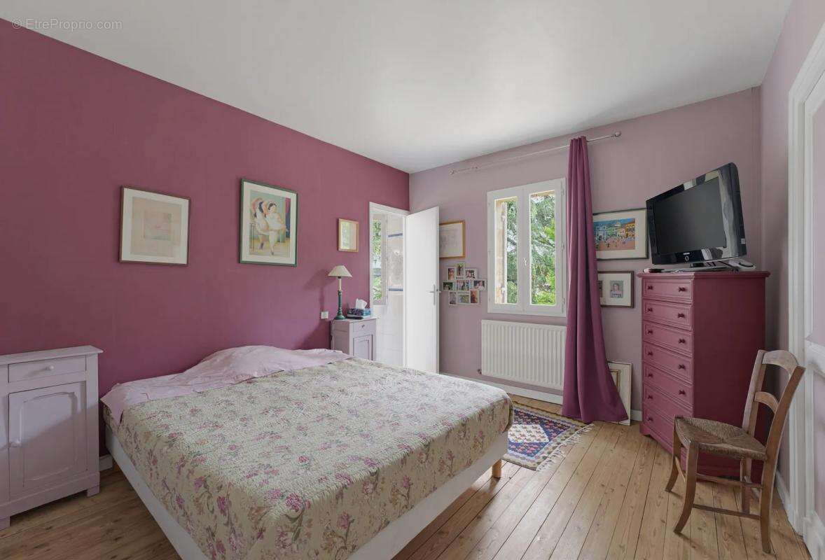Maison à SAINT-CAPRAIS-DE-BORDEAUX