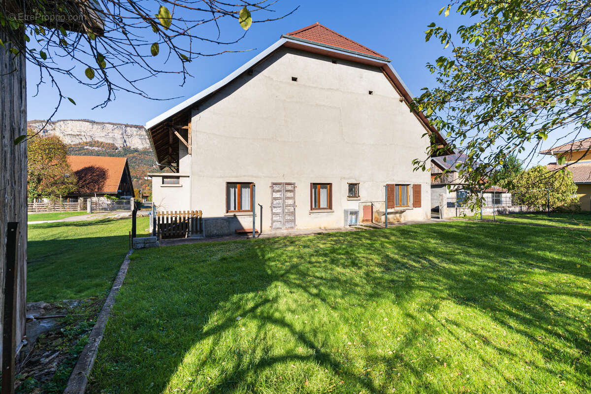 Maison à SAINT-PIERRE-EN-FAUCIGNY